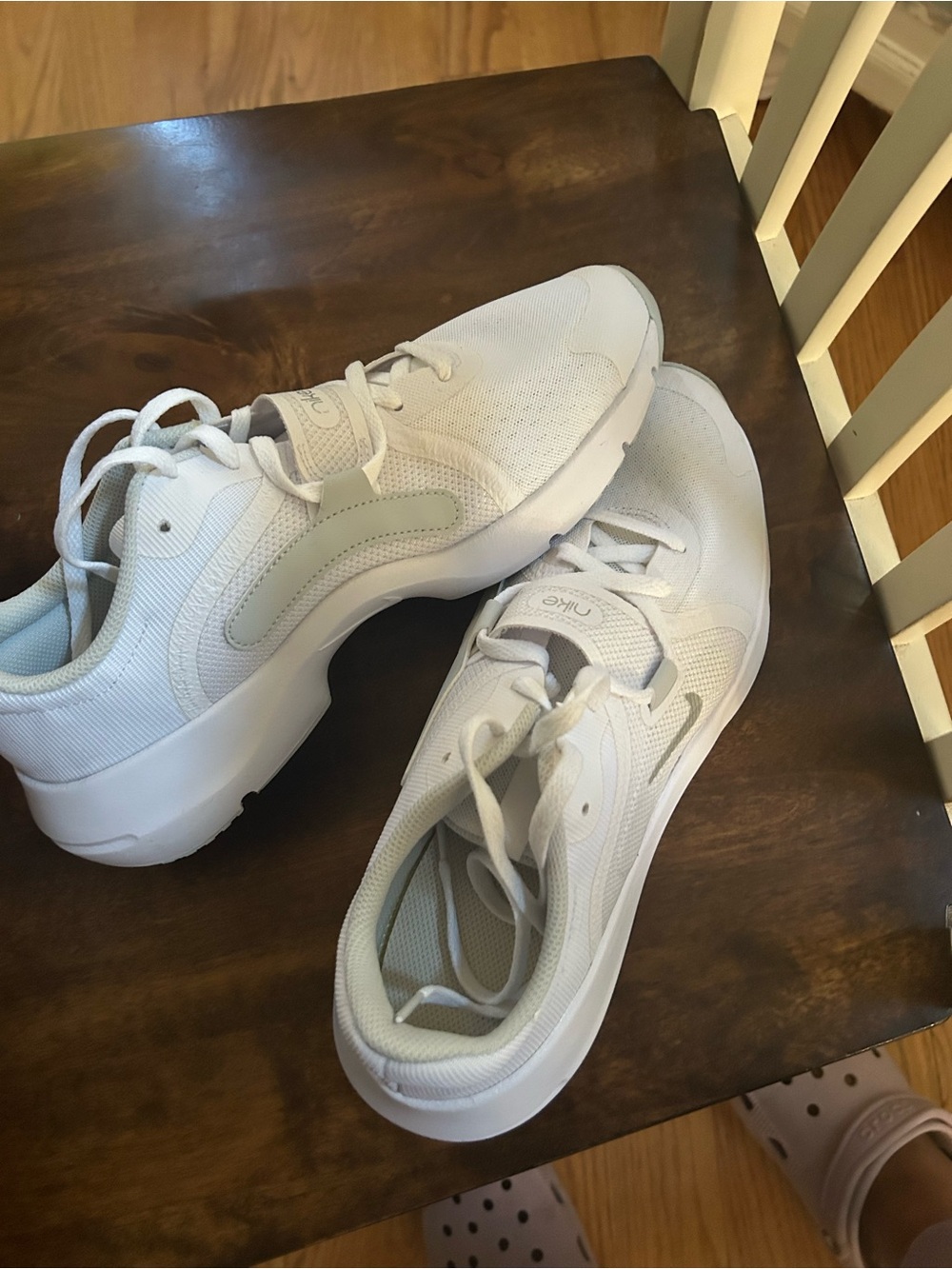 Nike Women’s White Lightweight Sneaker